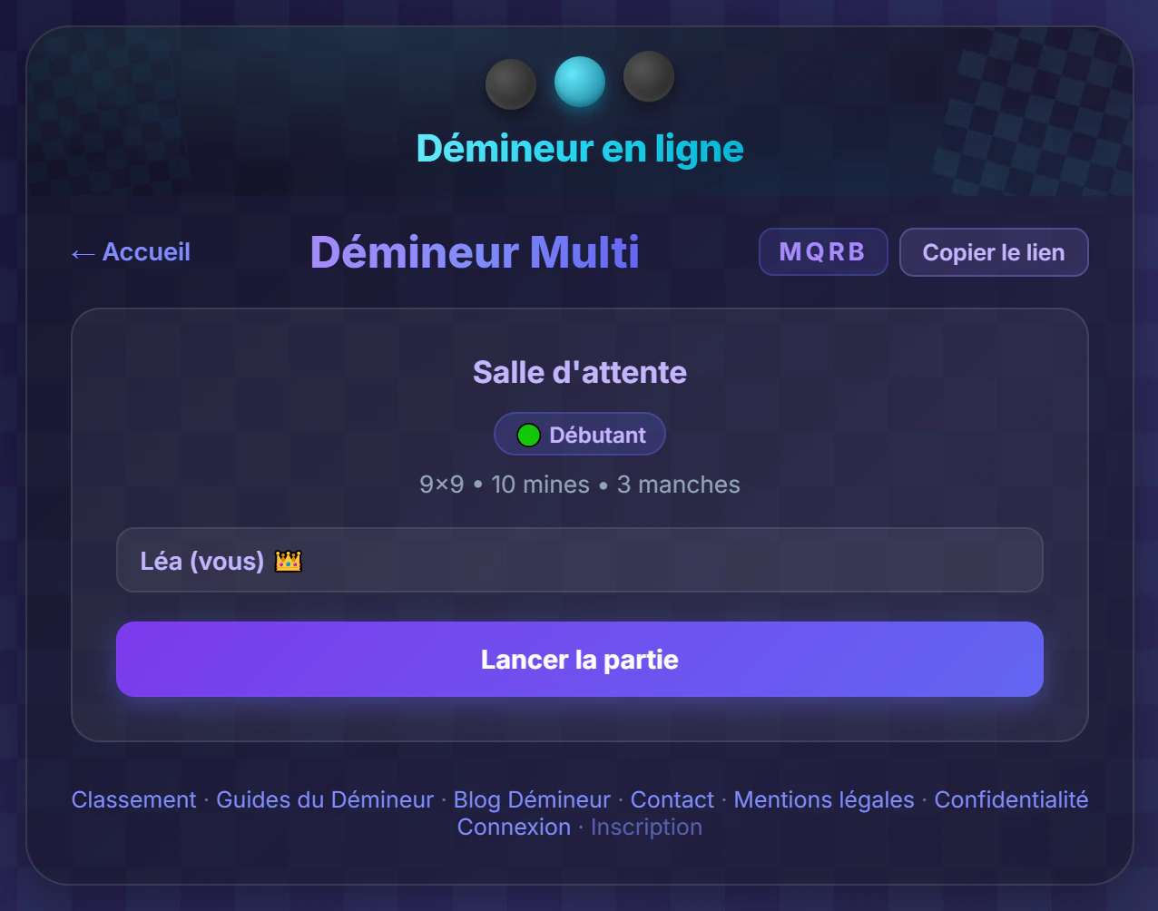 Salle d'attente d'une partie multijoueur de démineur avec le code à quatre caractères à partager, le badge difficulté et la liste des joueurs prêts à lancer la partie